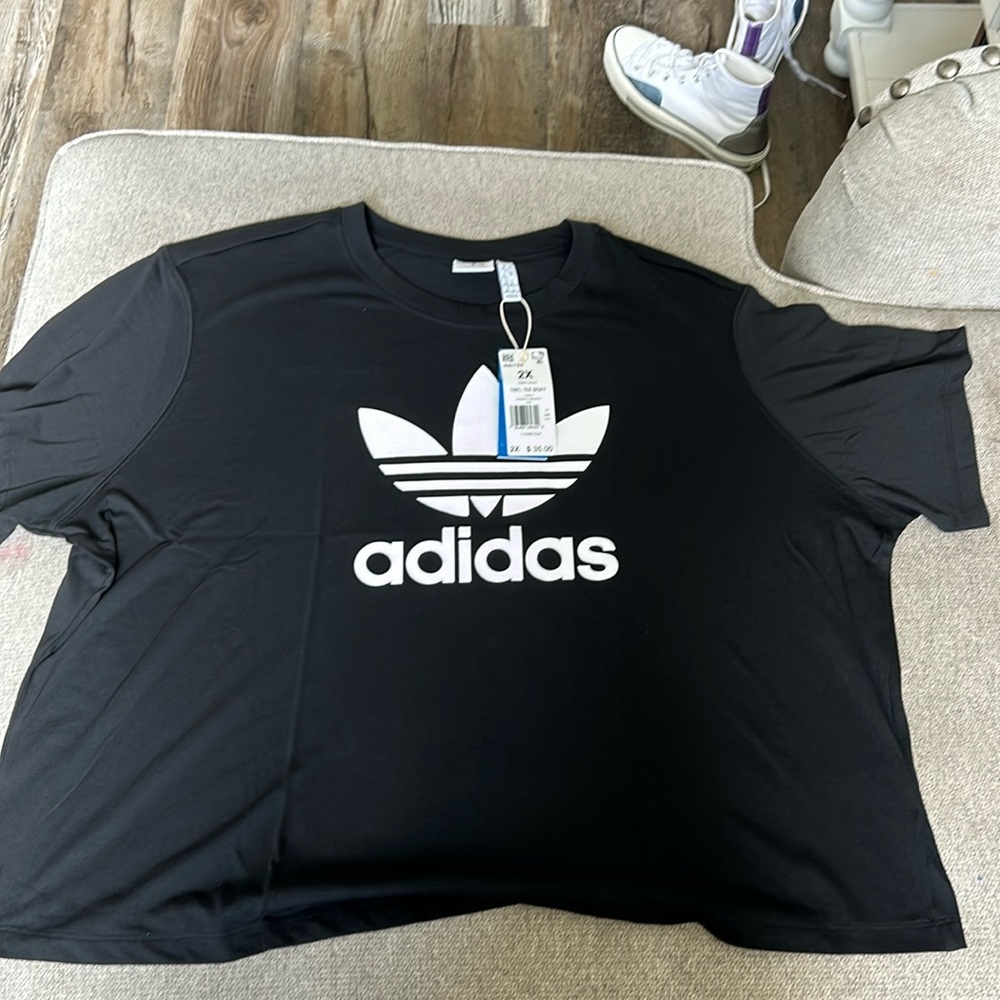 NWT women’s Adidas 2X